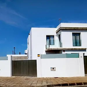 https://arrecife-exclusive-beach-house.puertodelcarmen-hotels.org