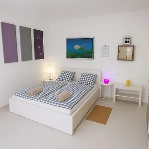  Apartment Fantastico Ruhige Top-lage, Balkon Oder Terrasse, Gratis Parkplatz & Klimaanlage, Ideal Fuer Paare Und Alleinreisende Spain